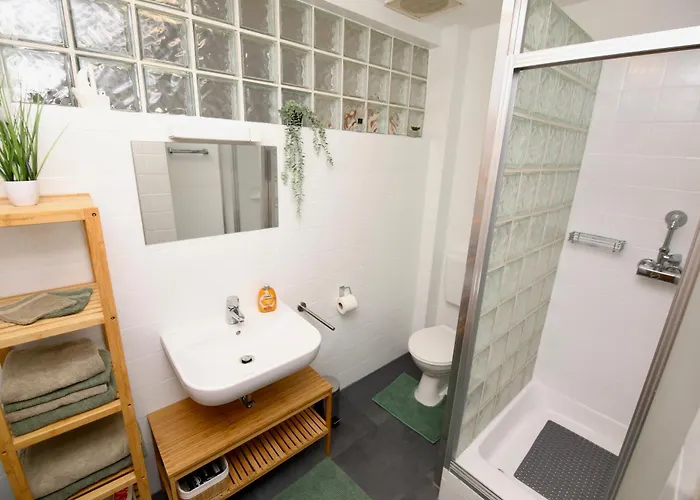 Naturblick 3 Moderne Mit Balkon דירה